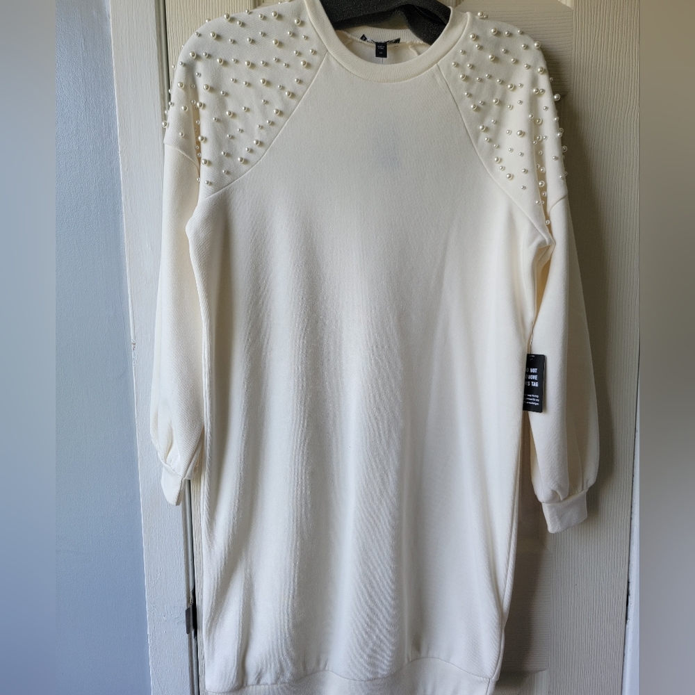 Shoulder beaded dress